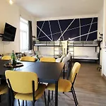 Lichtdurchflutetes Altbaustudio - Zentrum 600m